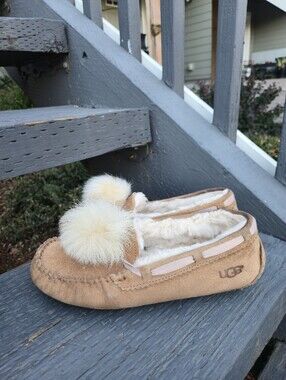 UGG Dakota Pom Pom